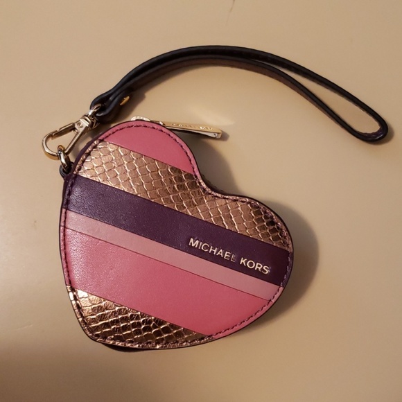 Michael Kors Handbags - Michael kors heart wristlet